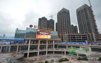 盛世临港8月工程进度 地下商业灯光调整中