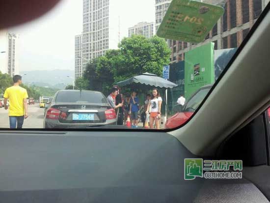 营销中心门口现“蜂窝” 鲁能再现奇招