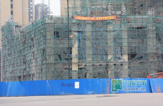 北新国际10月施工进度 2﹟楼顺利封顶