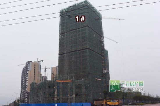 北新国际10月施工进度 2﹟楼顺利封顶