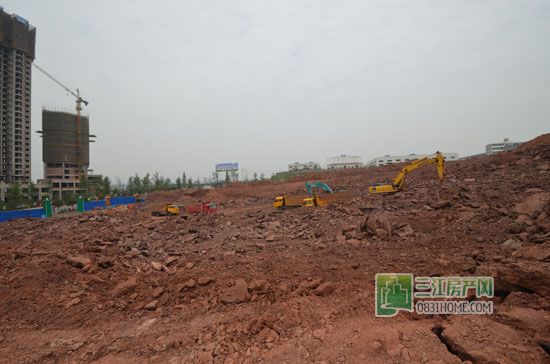 幸福里5月份施工进度 场平施工稳步推进中