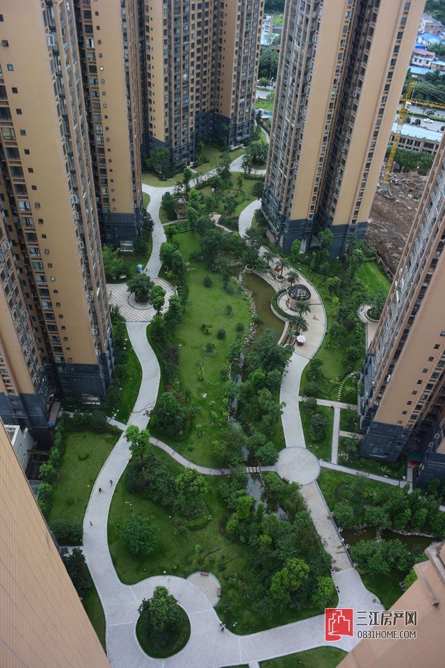 半岛大院中庭俯瞰.jpg