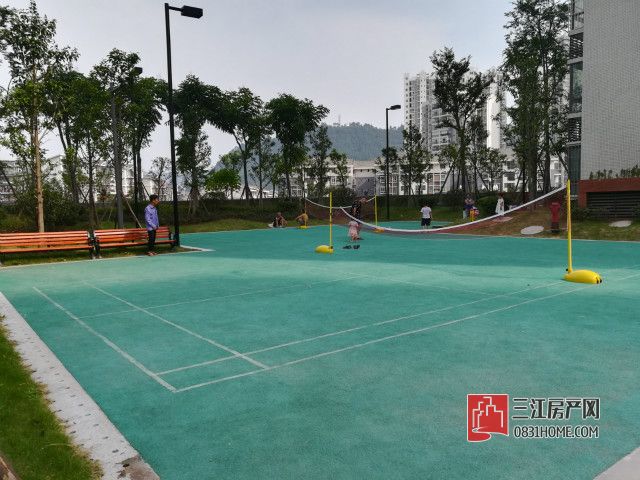 羽毛球场2.jpg