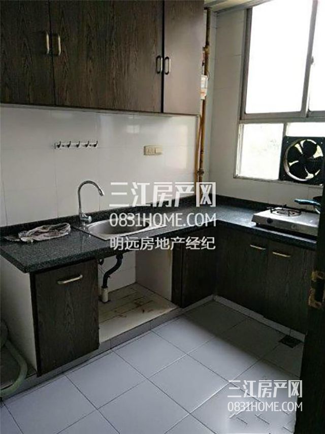 22092204f38aad2cfd9286.jpg