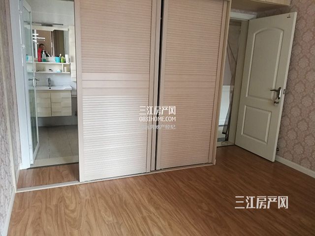 201828599234bcb70b7841.jpg