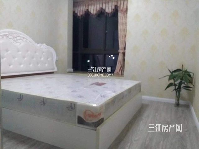 29112919943cfaf23a7715.jpg
