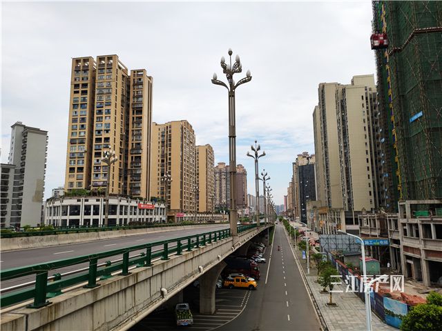 城市 桥.jpg