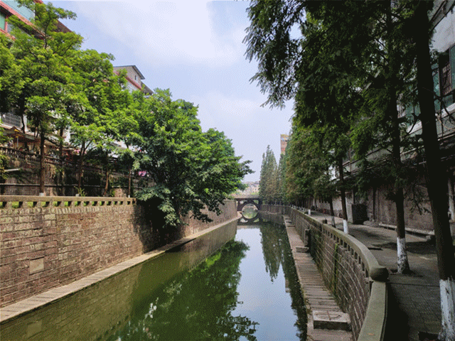 河边闪图.gif