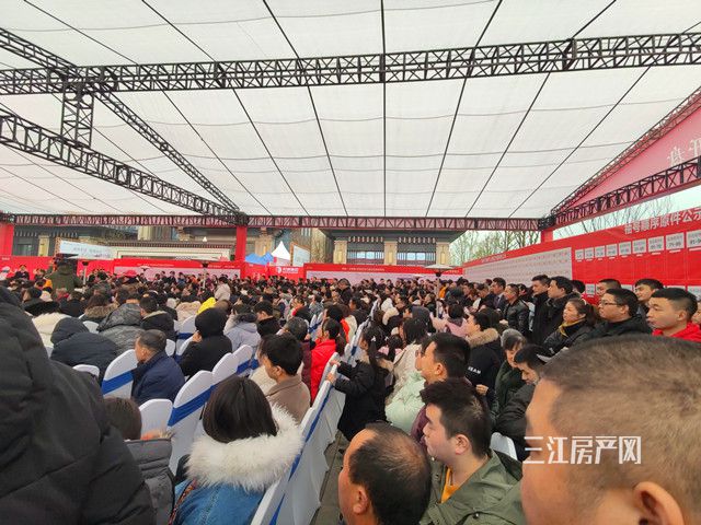人多640.jpg