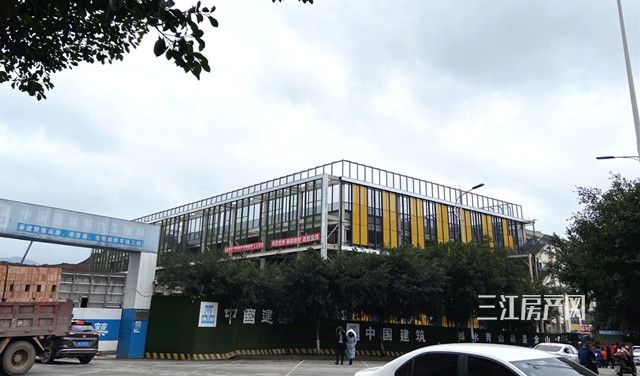 光明路停车场.jpg
