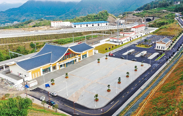 叙毕铁路.jpg